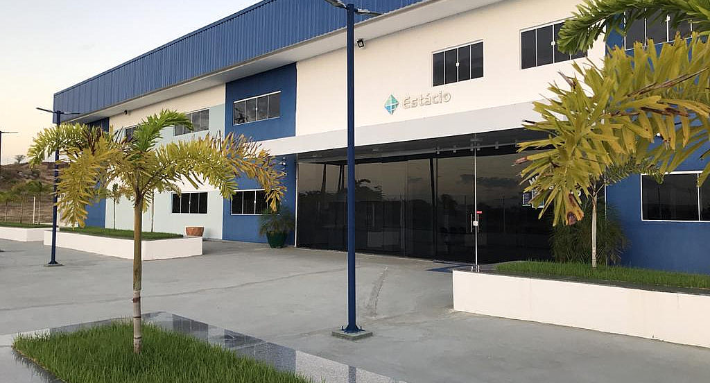 MEC pune curso de Medicina em Canindé com corte de vagas e suspensão de benefícios