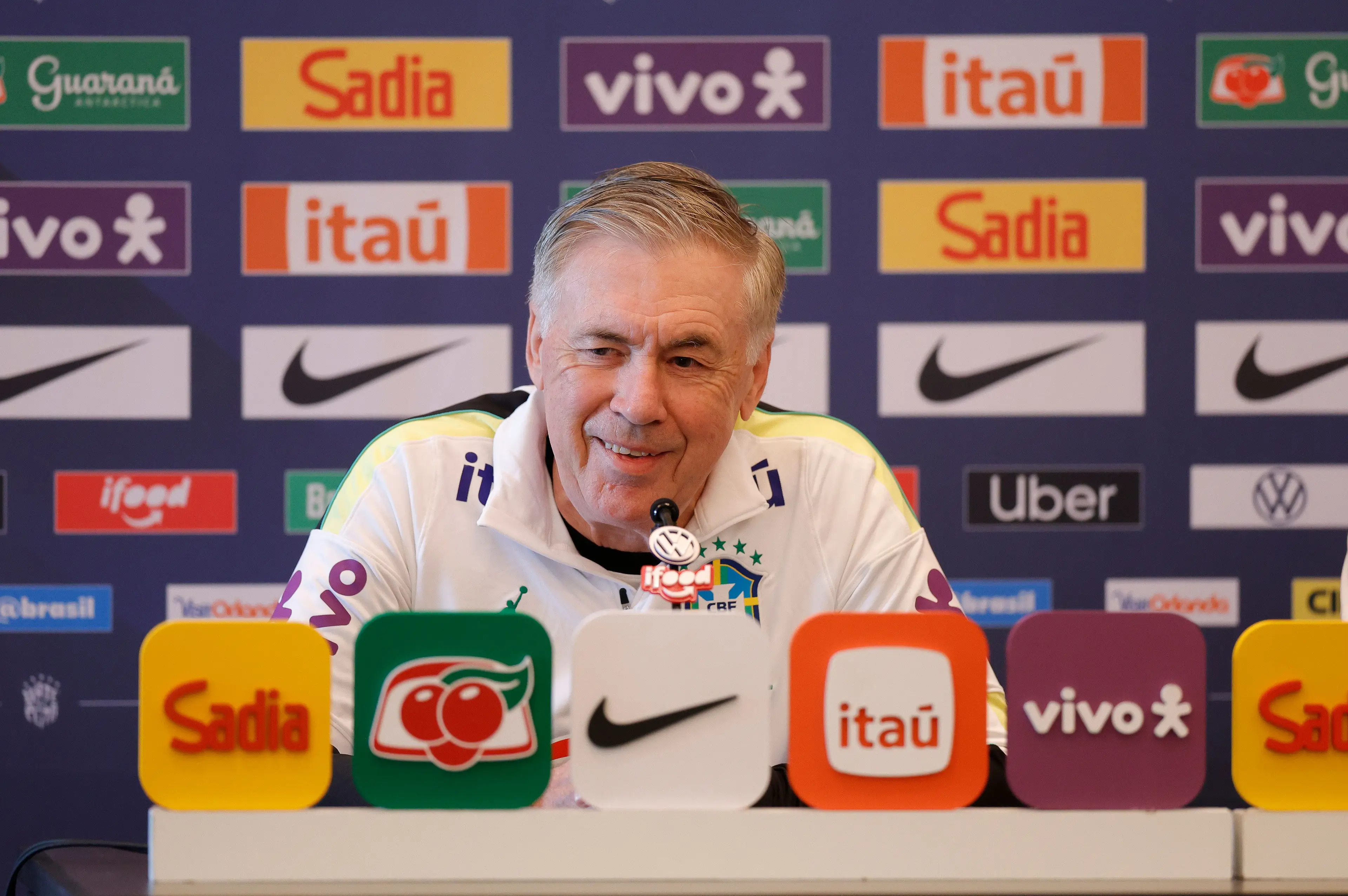 Ancelotti testa esquema ofensivo e projeta equilíbrio em amistoso da Seleção contra a França