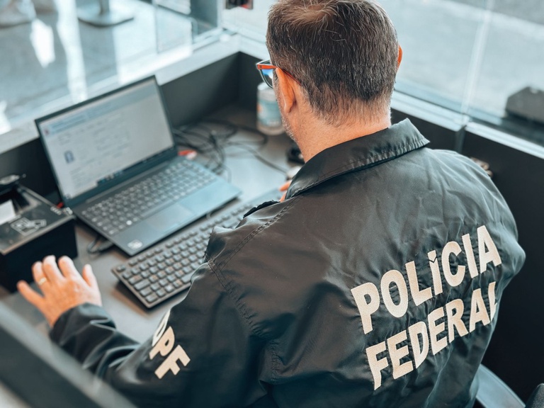 PF realiza operações contra crimes de abuso infantil na internet no Ceará