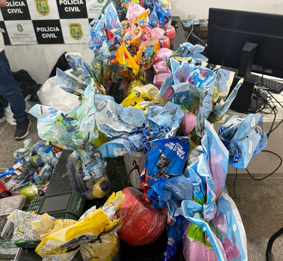 Grupo é preso com mercadorias furtadas de loja de Canindé após ação policial em Fortaleza