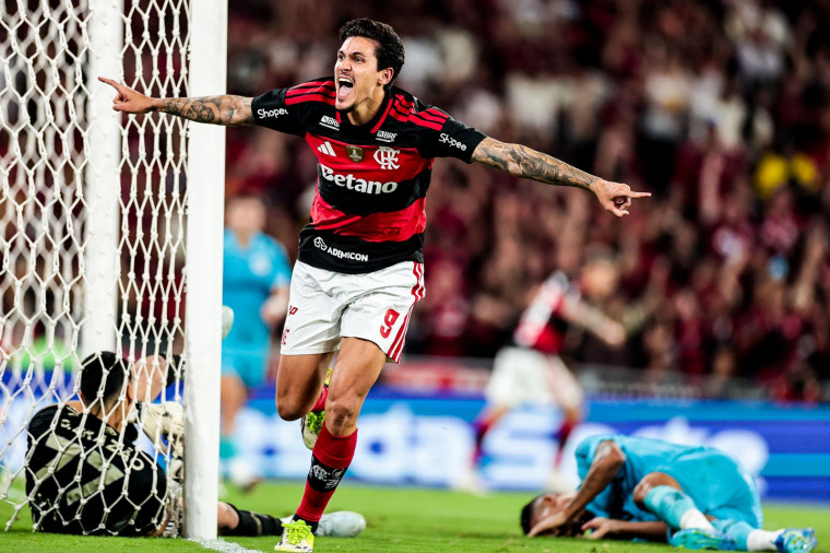 Flamengo reage no segundo tempo, vira sobre o Santos e vence no Maracanã