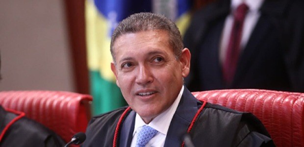 Nunes Marques é eleito presidente do TSE para 2026